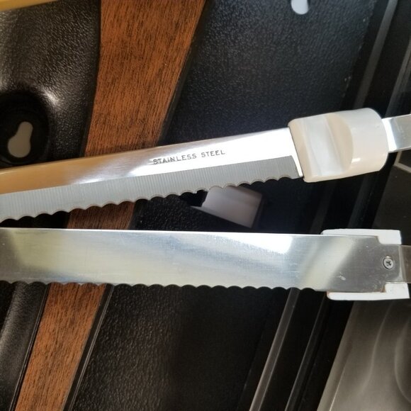 Vintage Philips Electric Carving Knife with Wall Mount Holding Tray - Picture 6 of 16